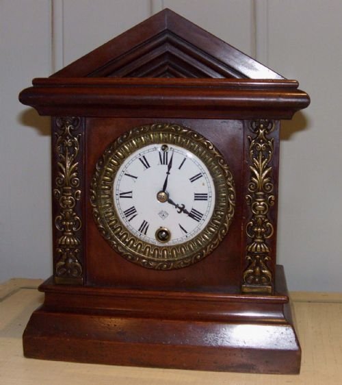 Attractive Small Mantel Clock